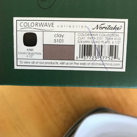 Noritake colorwave dessert plates - Picture 3 of 4